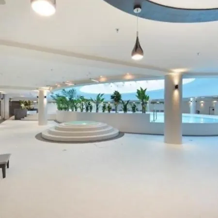 Hanza Tower Gold-24 Exclusive Jacussi & Sauna & Pool Apartment *